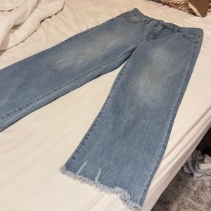 Wide leg cropped denim pants with raw hem